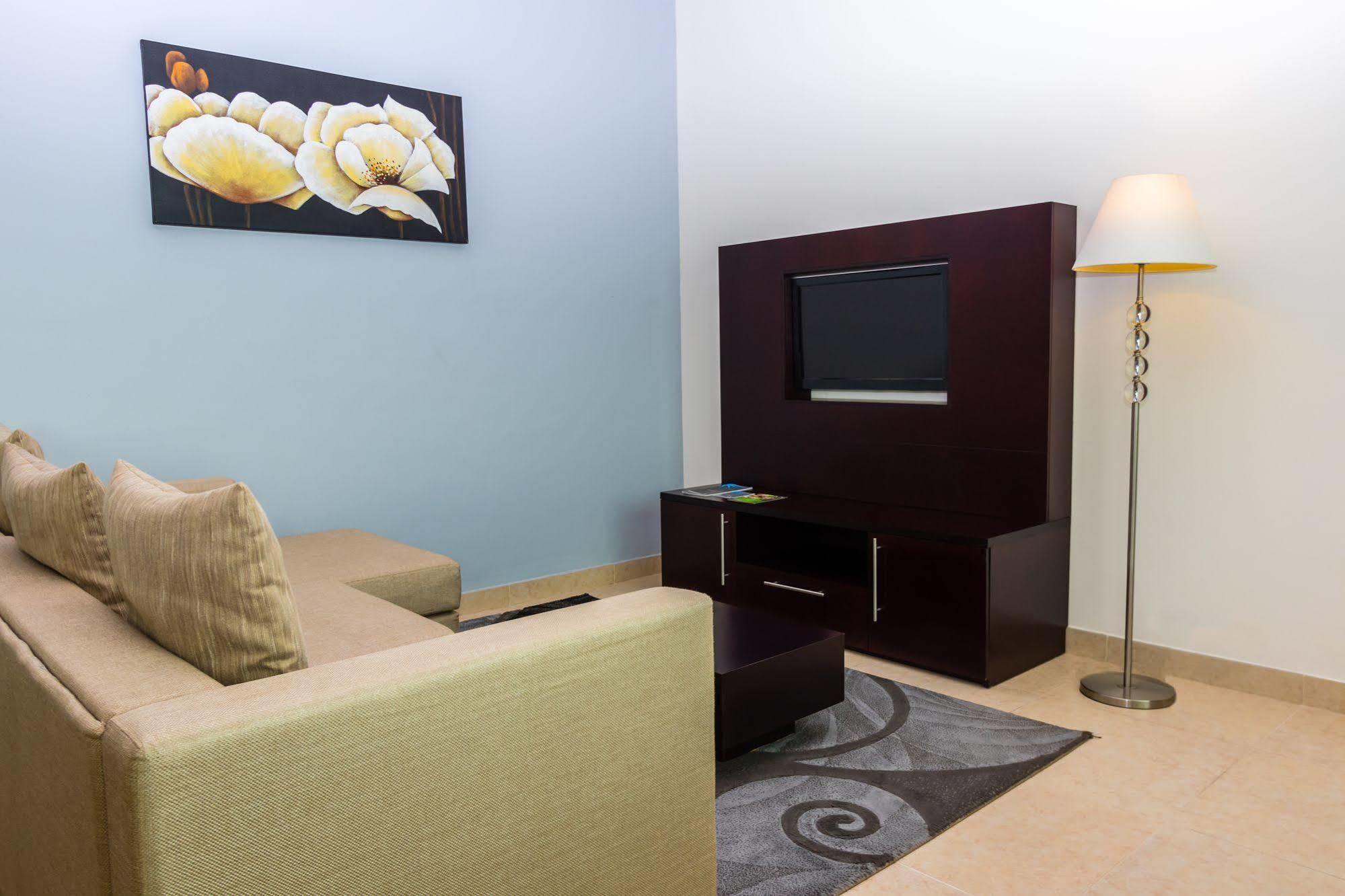 Tower Hotel Apartments アブダビ エクステリア 写真
