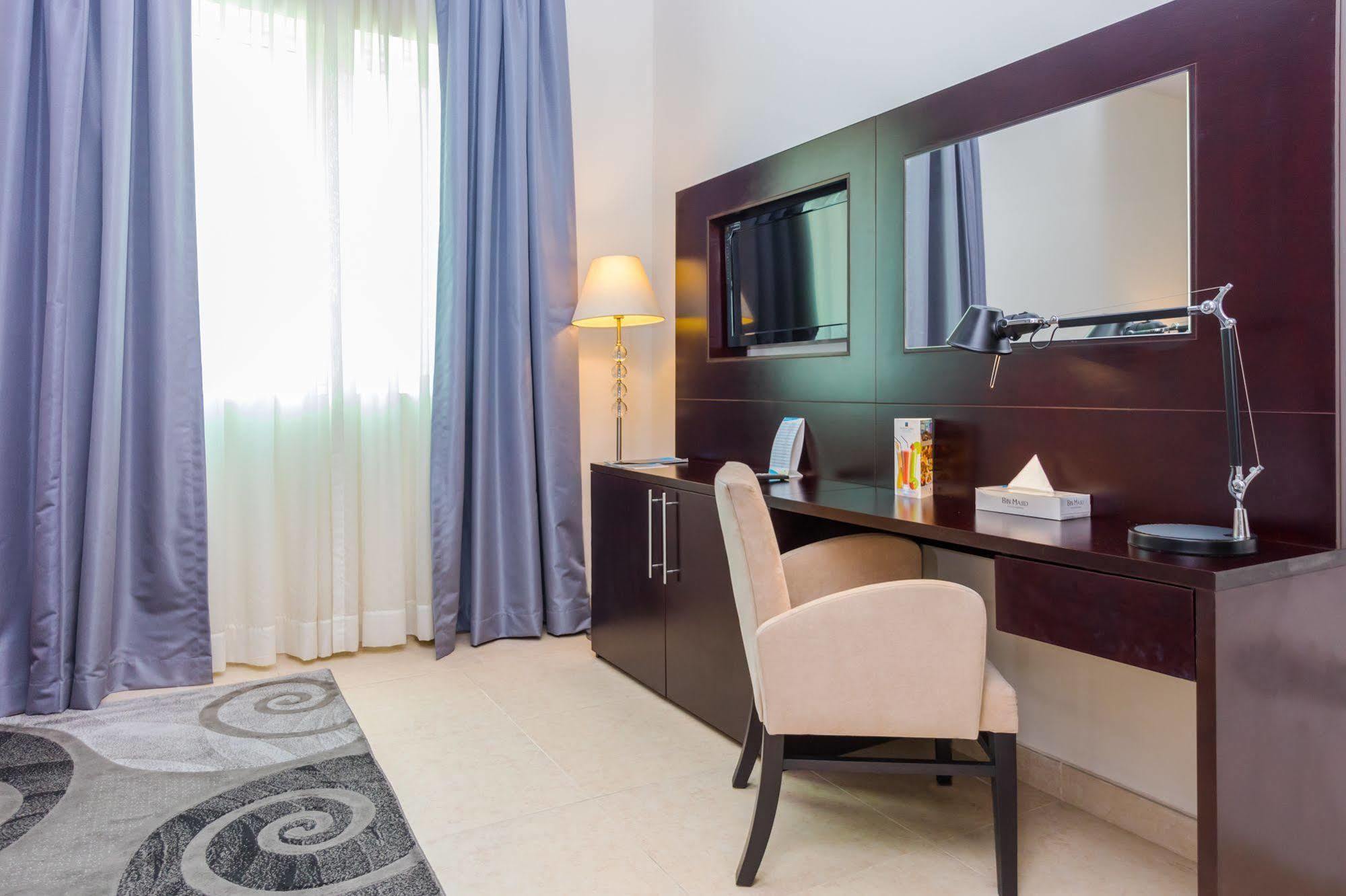 Tower Hotel Apartments アブダビ エクステリア 写真